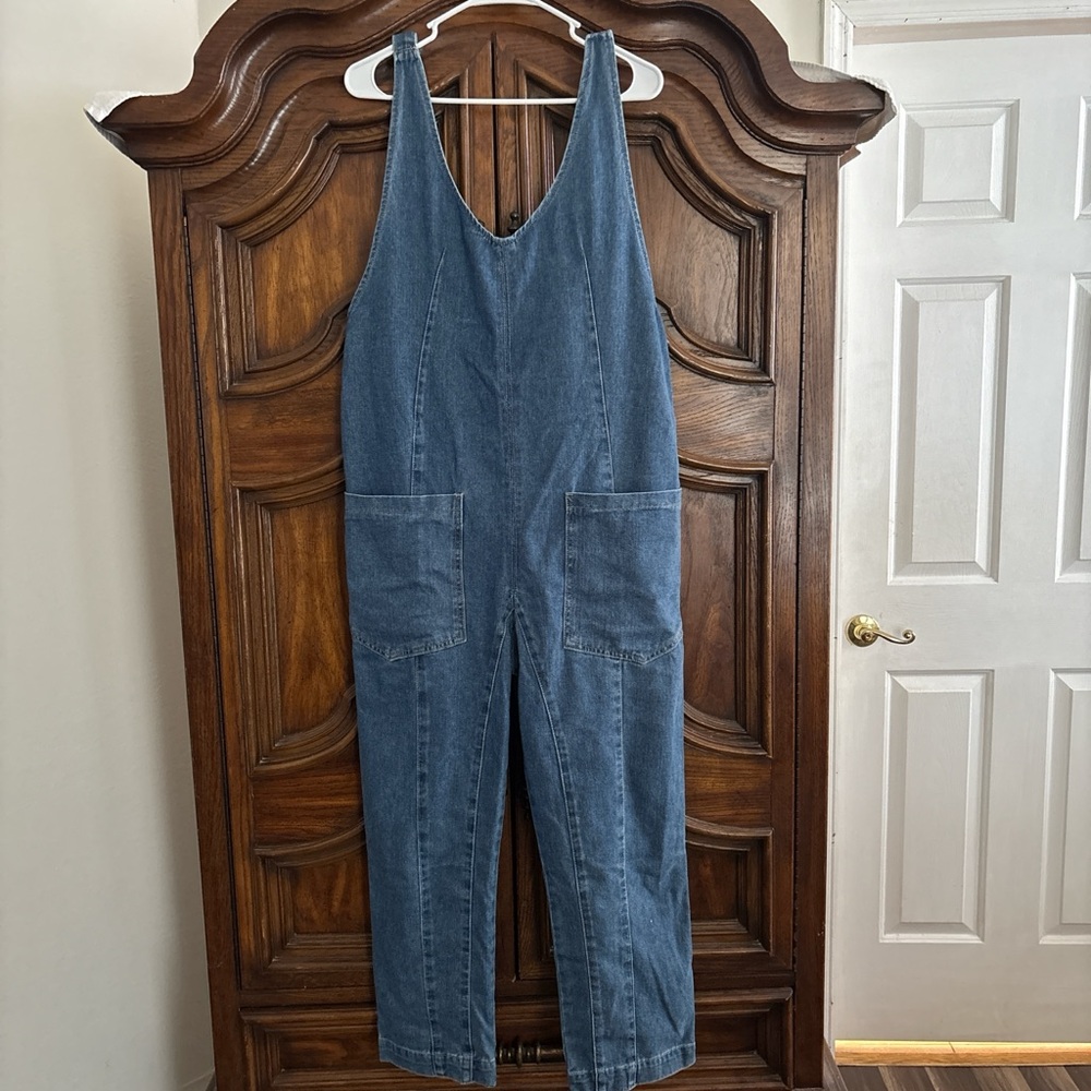 NWT Happily Grey  Denim jumpsuit overall. Adjustable strap. Pockets.